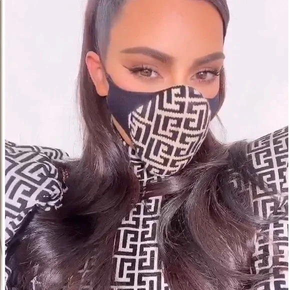 Authentic Balmain Cream & Black Knit Stretchy Greek Key Winter Face Mask - Picture 2 of 8